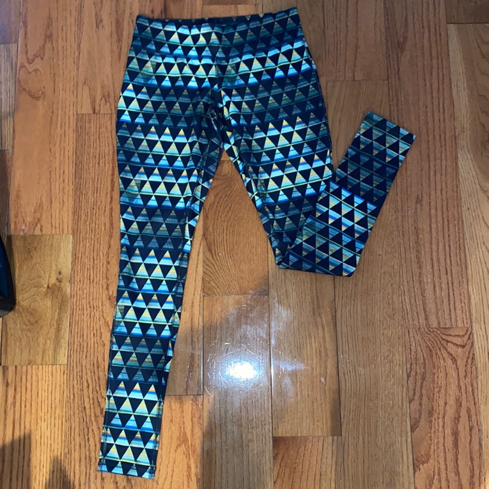 Mossimo Supply Co geometric patterned leggings. Soft and stretchy. Size small.